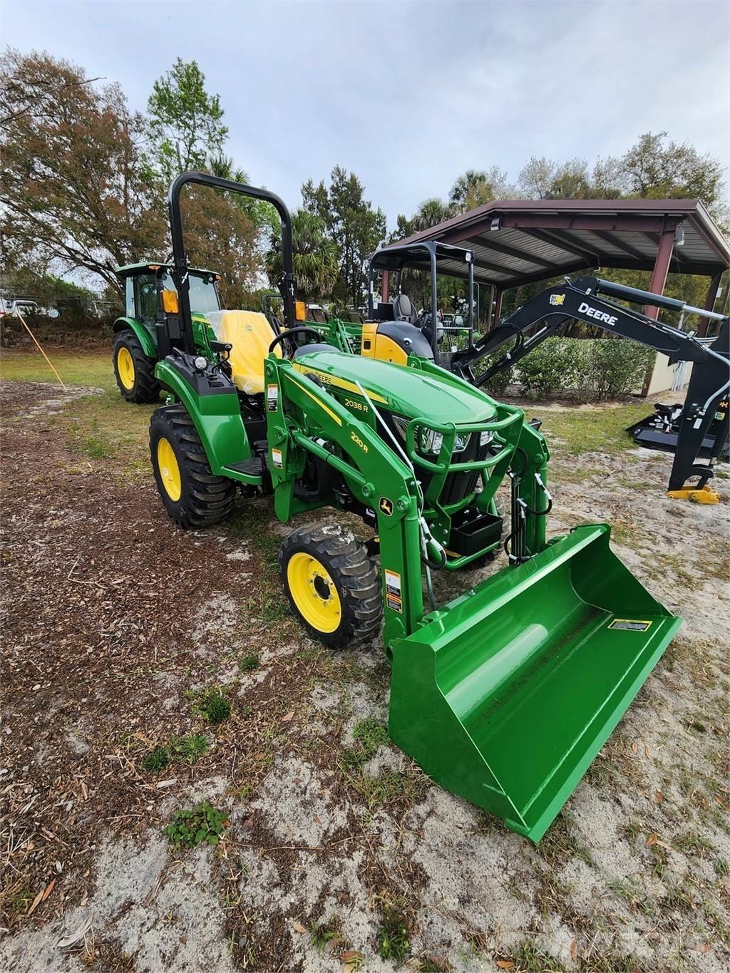 John Deere 2038R 소형 트랙터