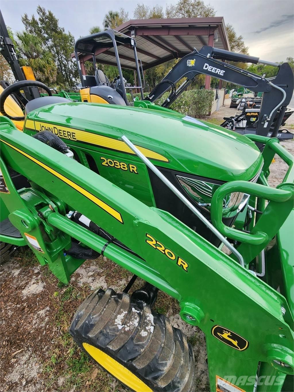John Deere 2038R 소형 트랙터