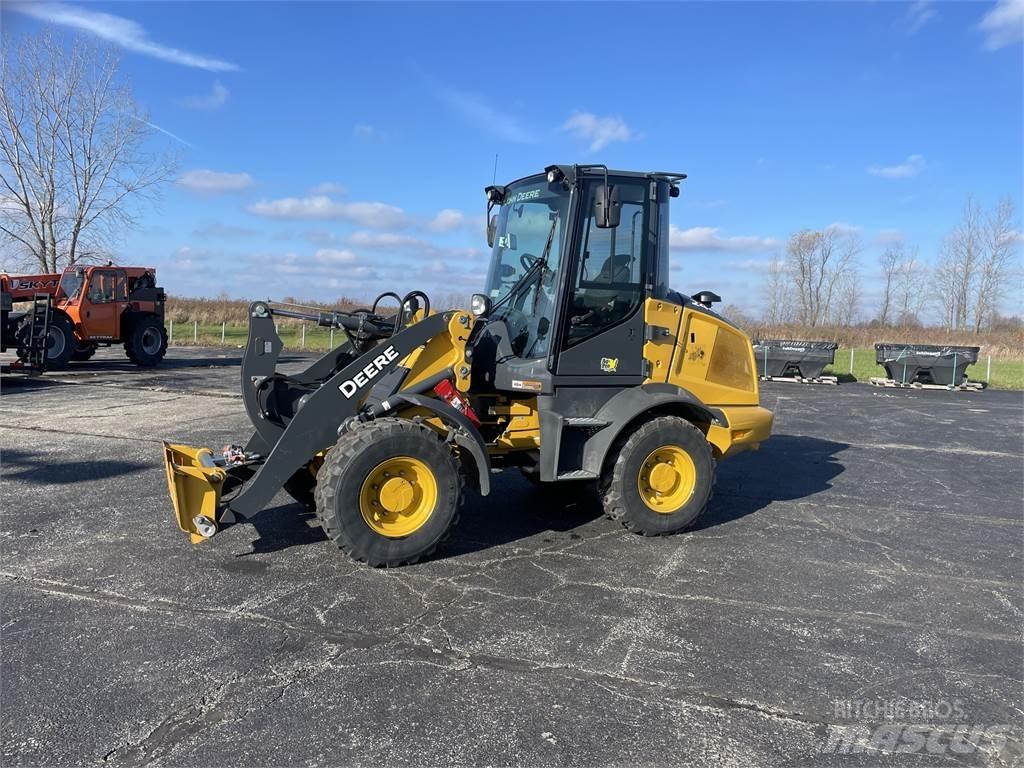 John Deere 244L 미니 로더