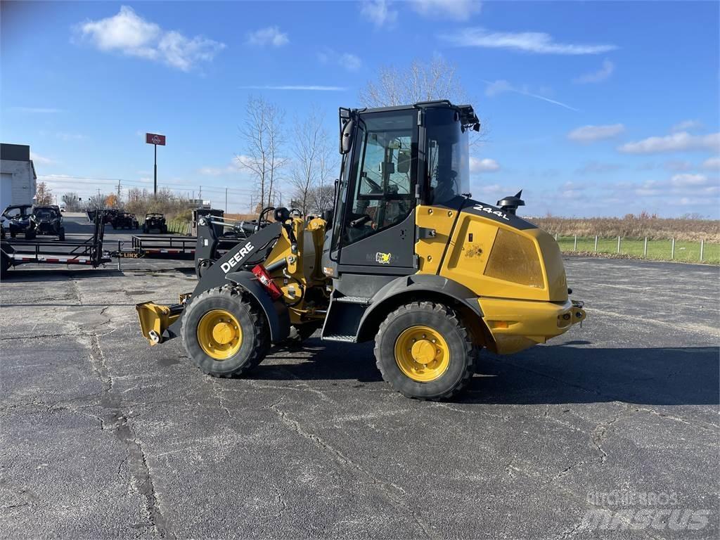 John Deere 244L 미니 로더