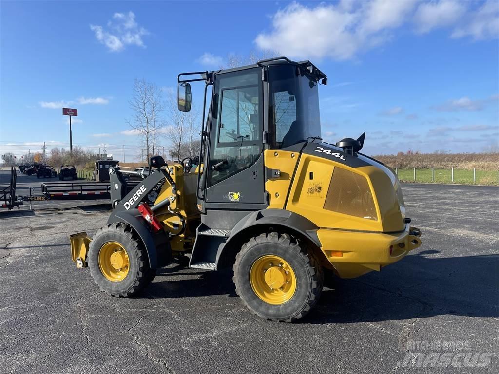 John Deere 244L 미니 로더