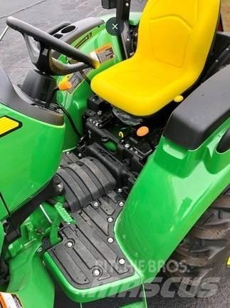 John Deere 3025D 소형 트랙터