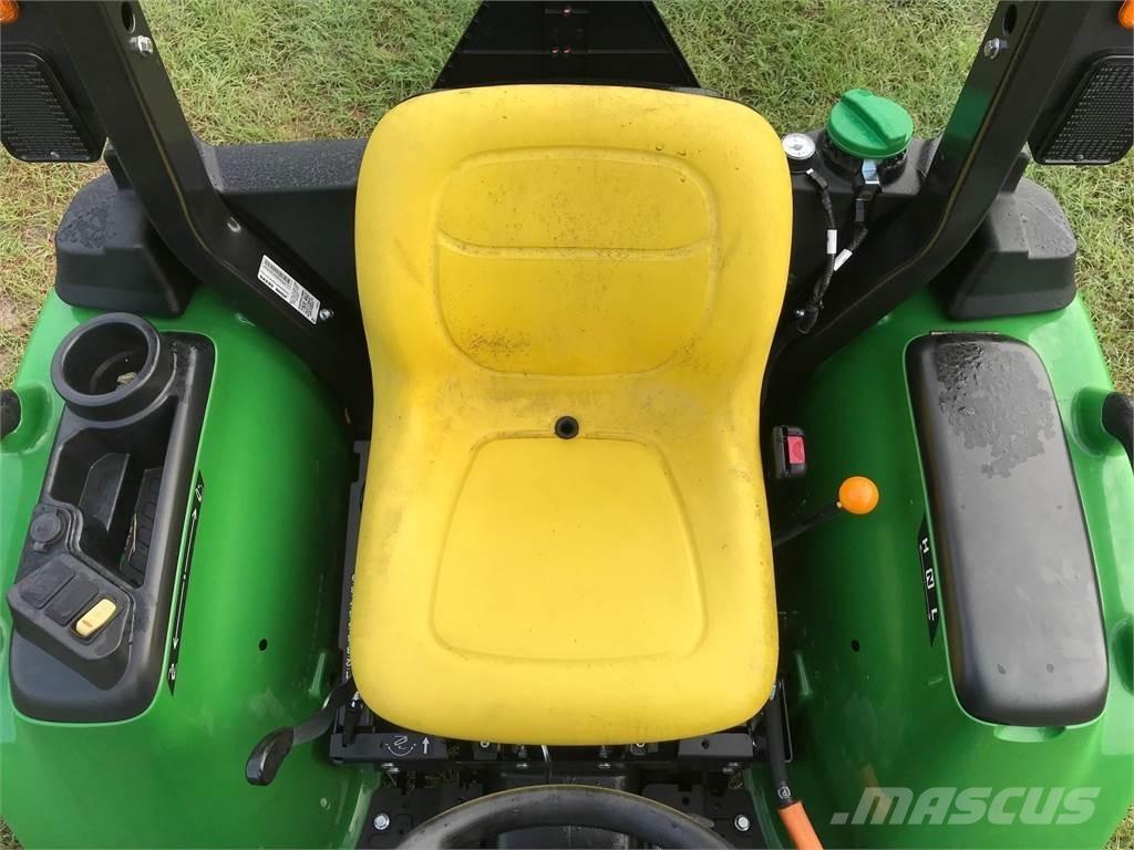 John Deere 3025E 소형 트랙터