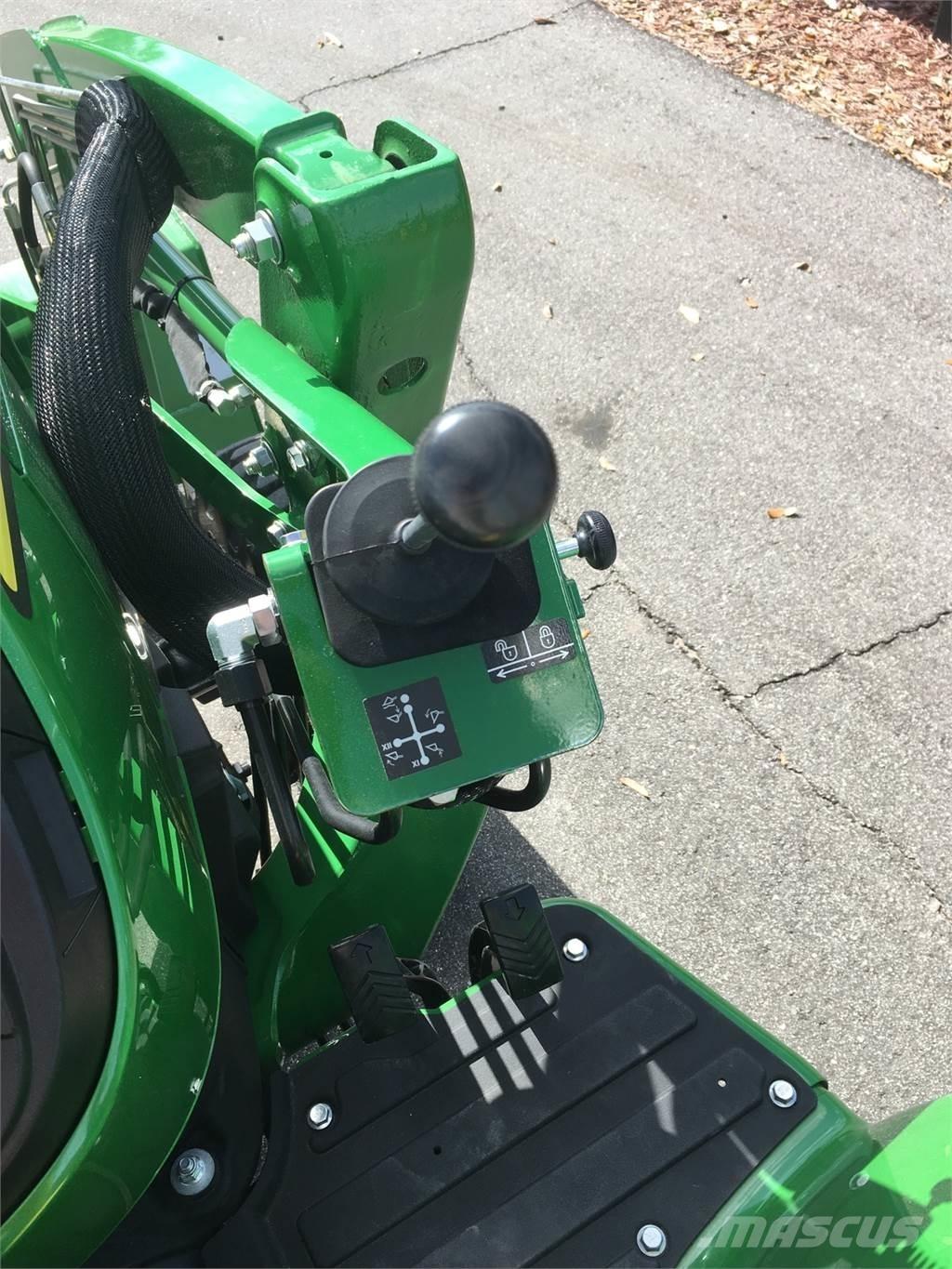John Deere 3025E 소형 트랙터