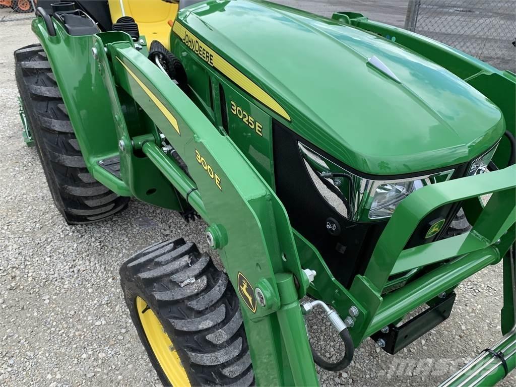 John Deere 3025E 소형 트랙터