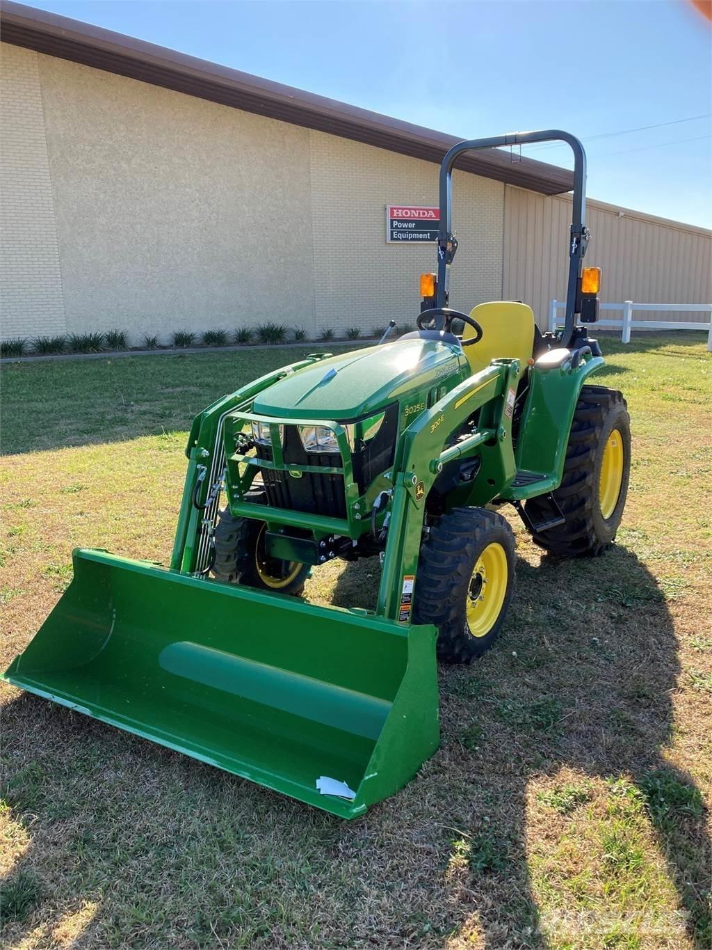 John Deere 3025E 소형 트랙터