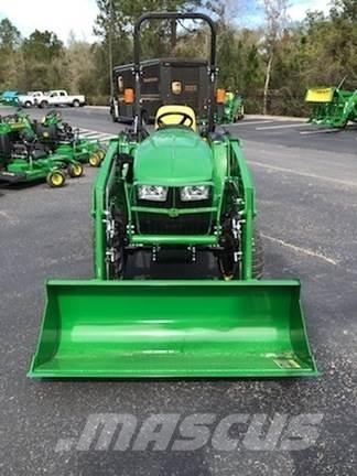 John Deere 3025E 소형 트랙터