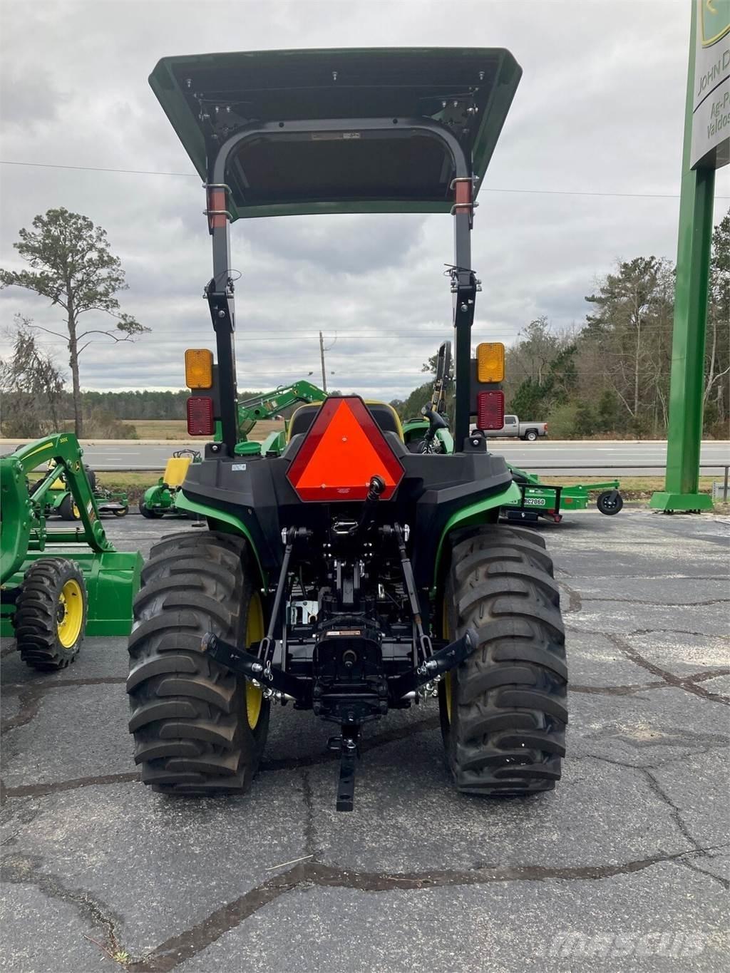 John Deere 3025E 소형 트랙터