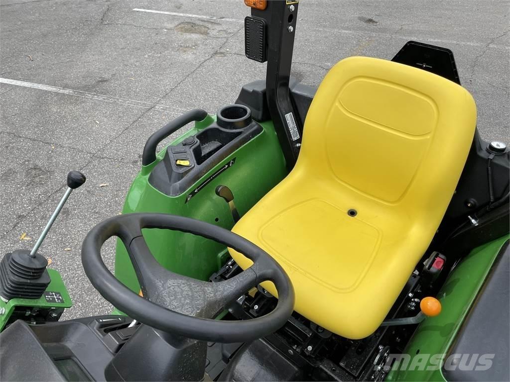 John Deere 3032E 소형 트랙터