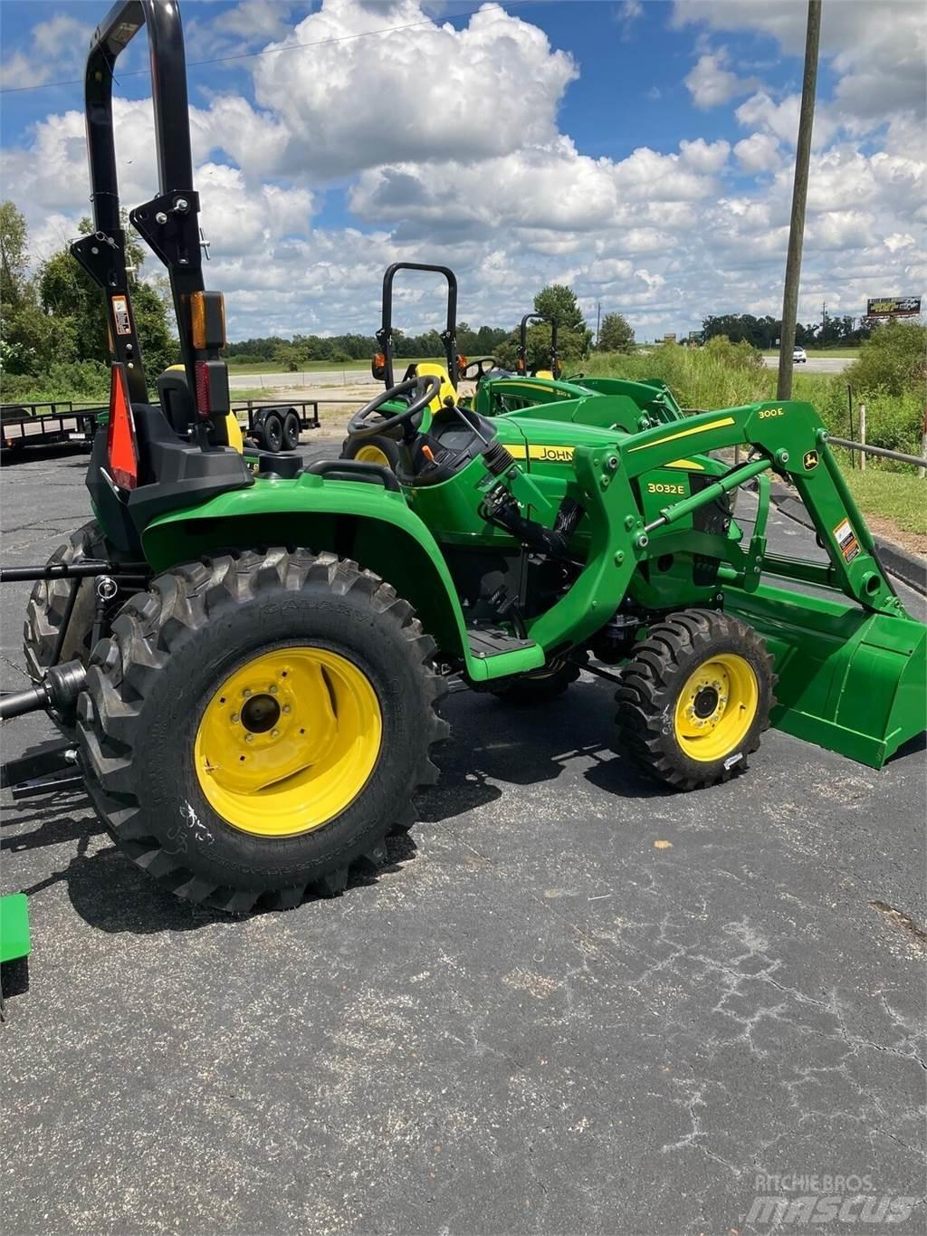 John Deere 3032E 소형 트랙터