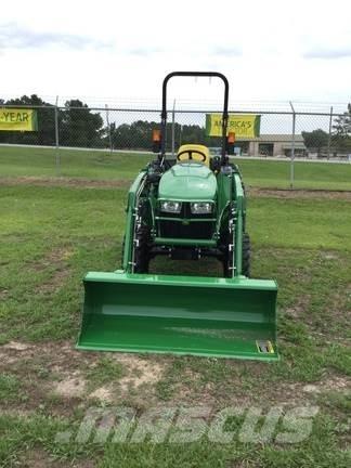 John Deere 3038E 소형 트랙터