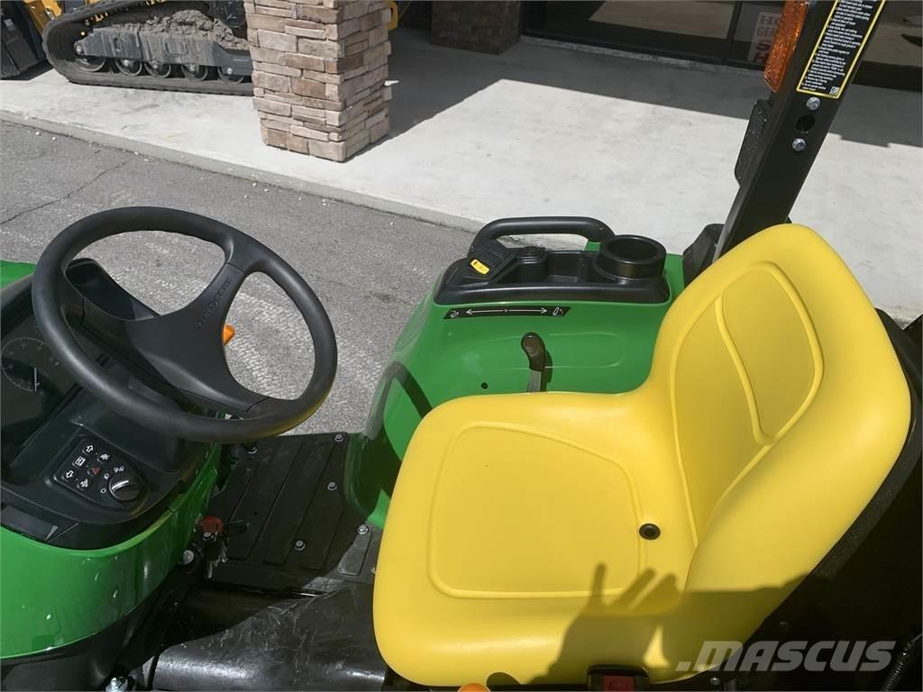 John Deere 3038E 소형 트랙터