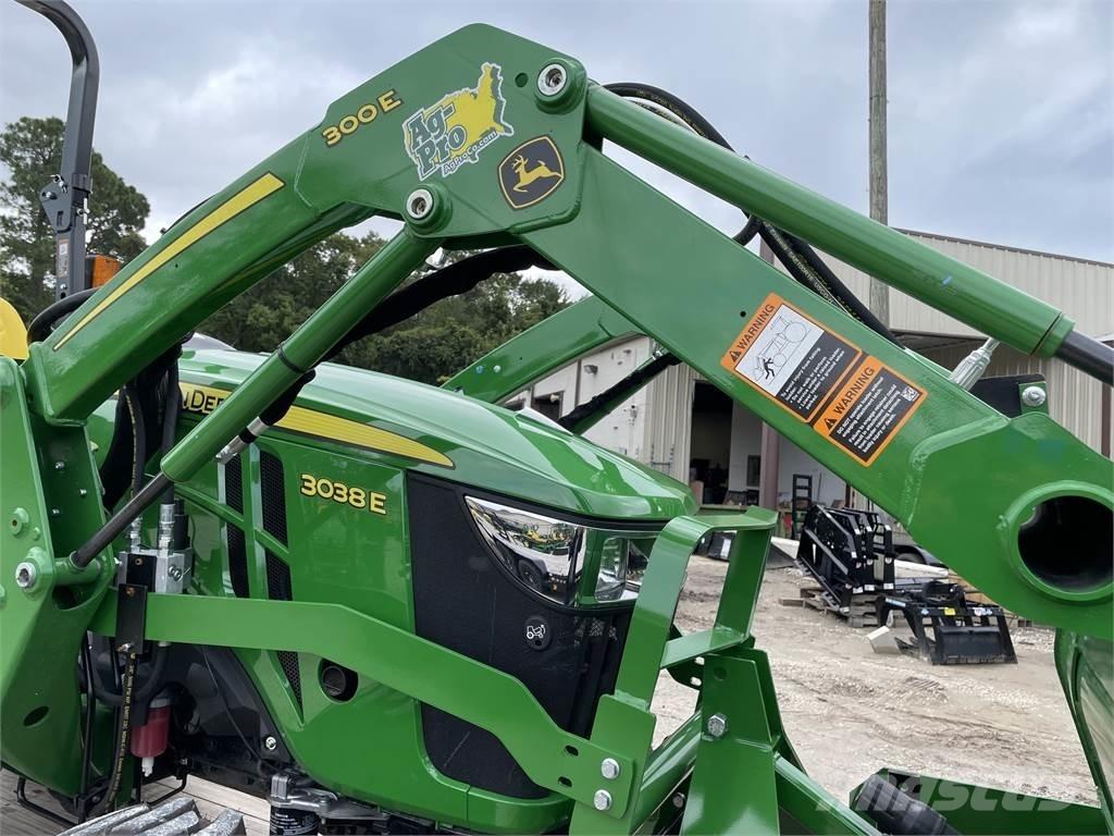John Deere 3038E 소형 트랙터