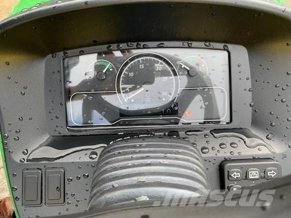John Deere 3046R 트랙터