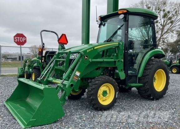 John Deere 3046R 트랙터