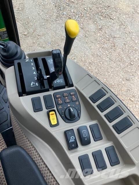John Deere 3046R 트랙터