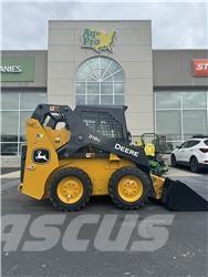 John Deere 318G  스키드로더