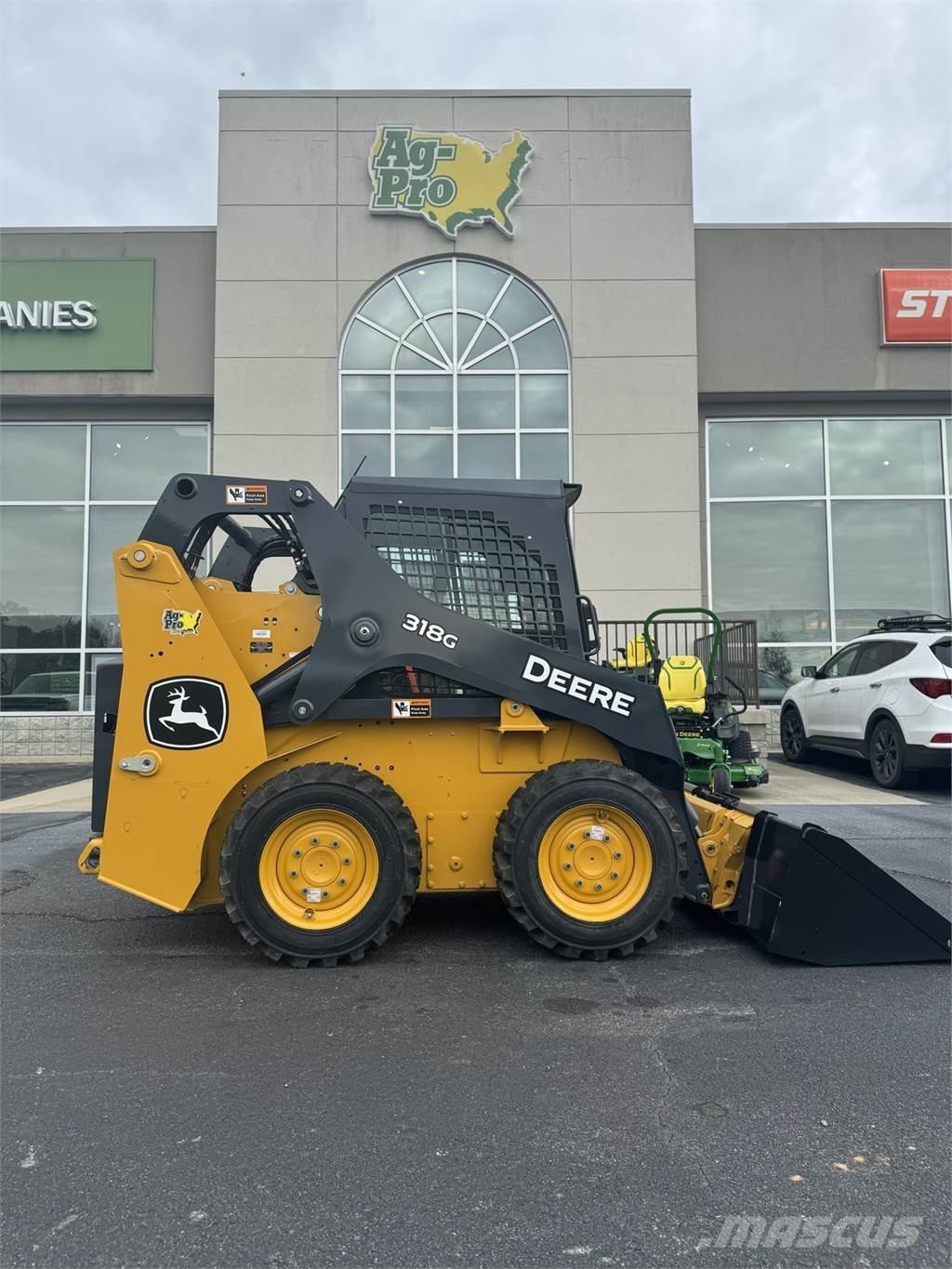 John Deere 318G  스키드로더