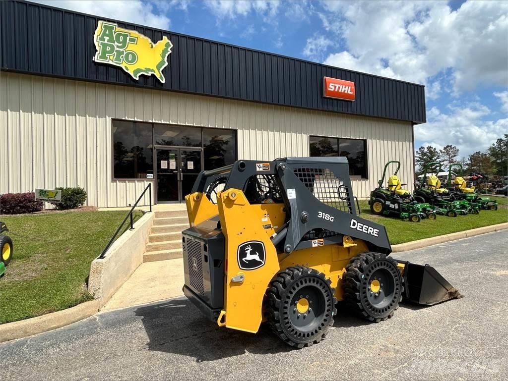John Deere 318G  스키드로더