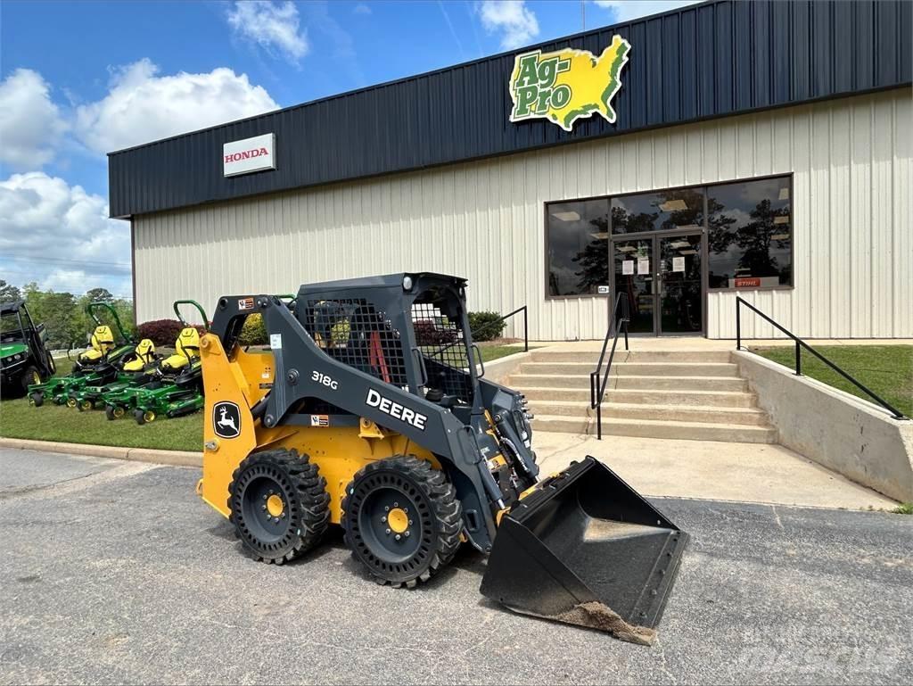 John Deere 318G  스키드로더
