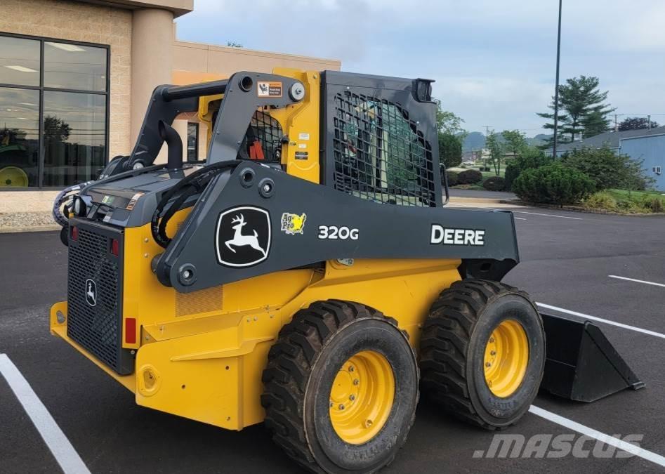 John Deere 320G  스키드로더