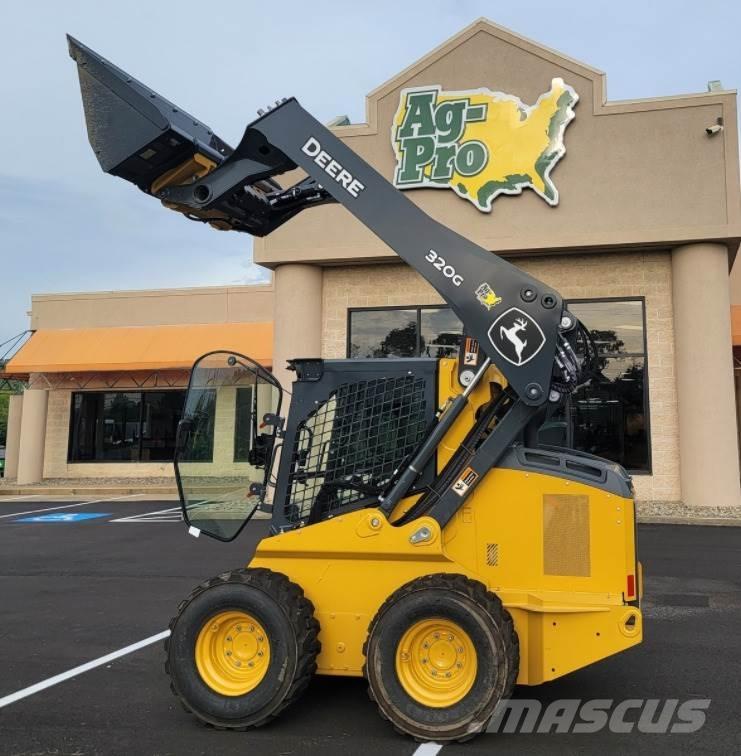 John Deere 320G  스키드로더