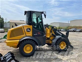 John Deere 324P  휠로우더