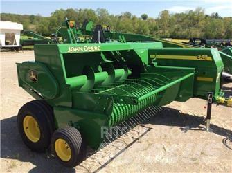 John Deere 348 각형 곤포기