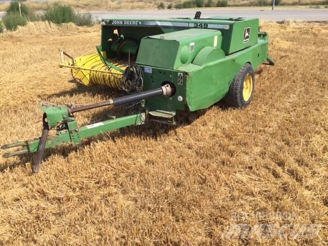 John Deere 349 각형 곤포기
