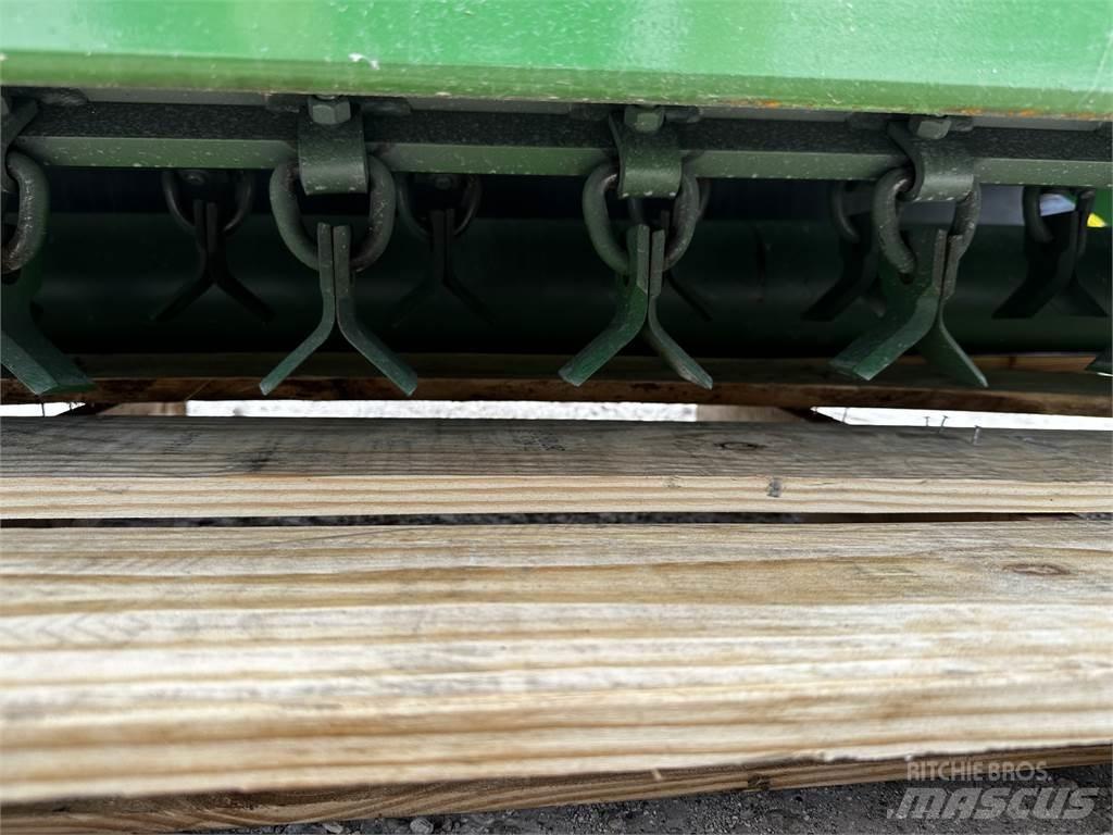 John Deere 390 제초기