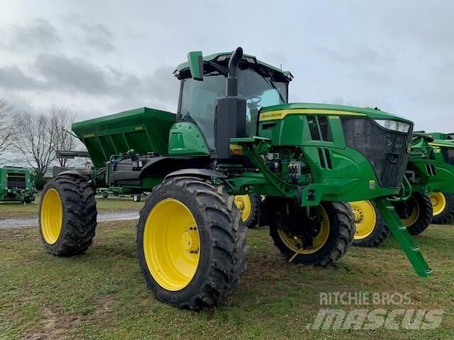 John Deere 400R 견인형 분무기