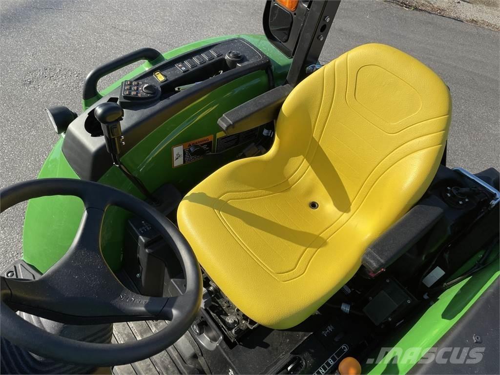 John Deere 4044R 트랙터