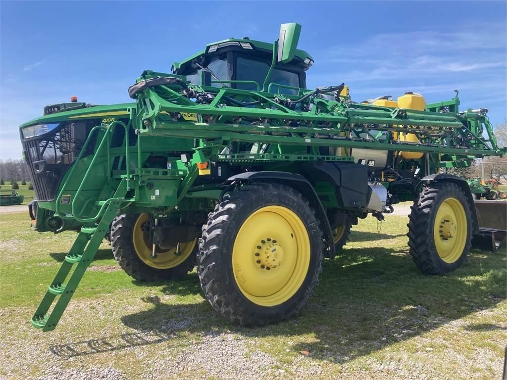 John Deere 410R 견인형 분무기