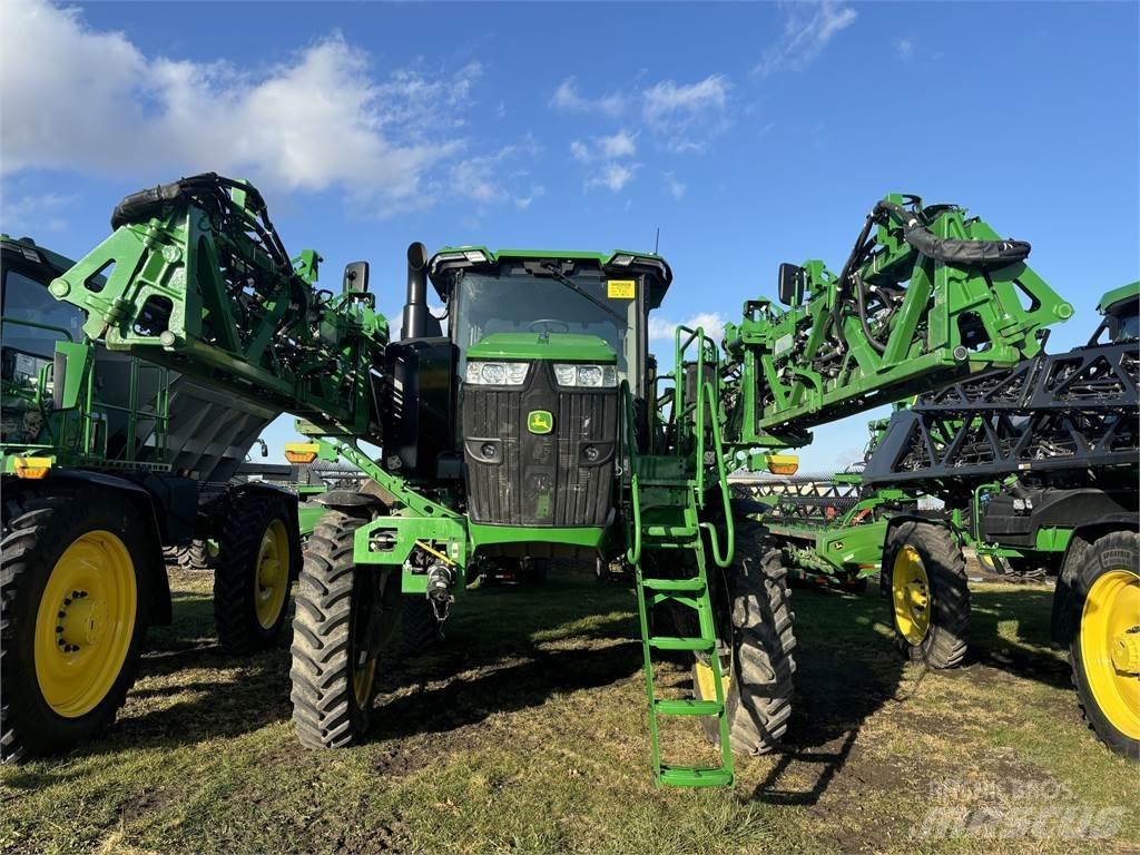 John Deere 412R 견인형 분무기