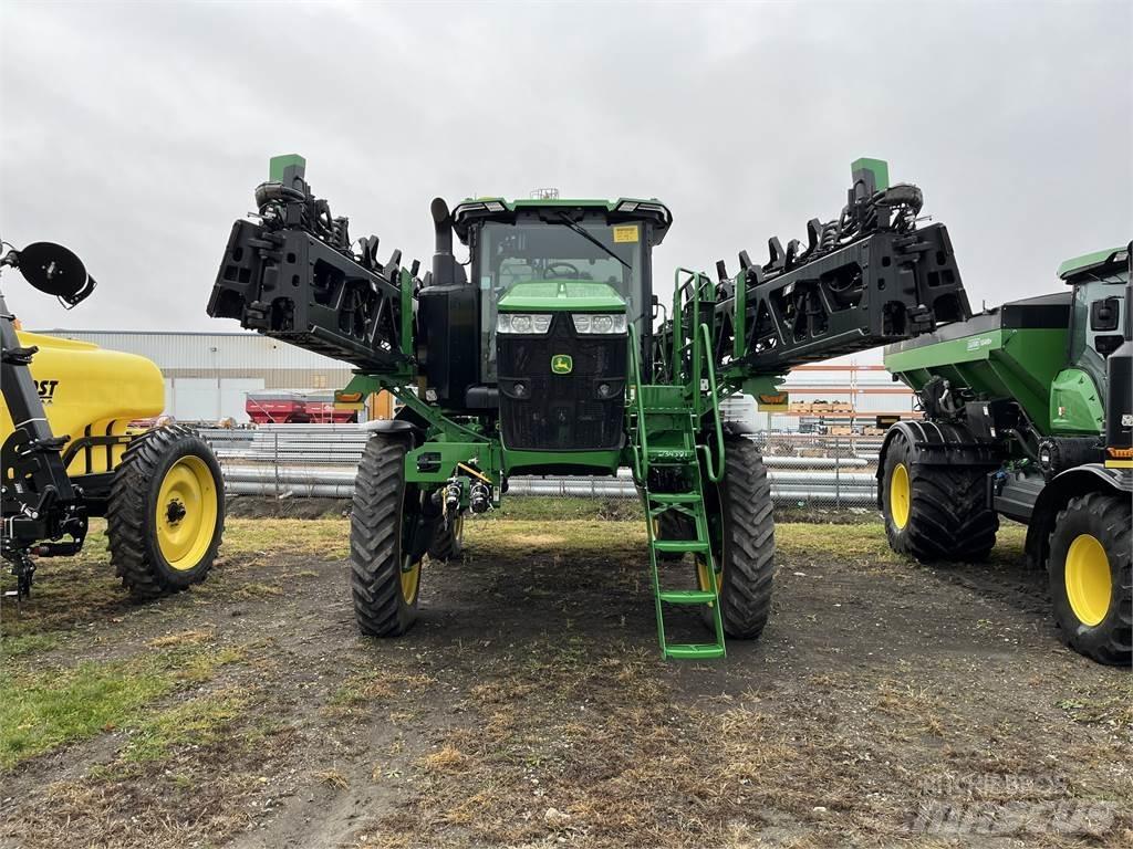 John Deere 412R 견인형 분무기