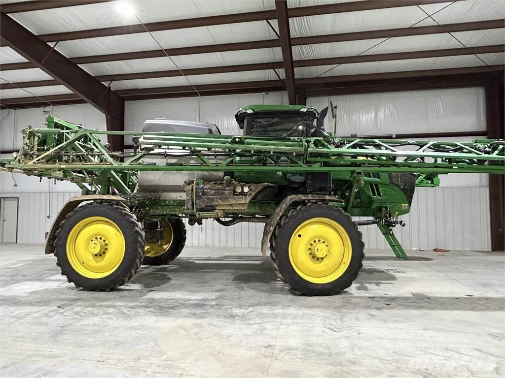 John Deere 412R 견인형 분무기