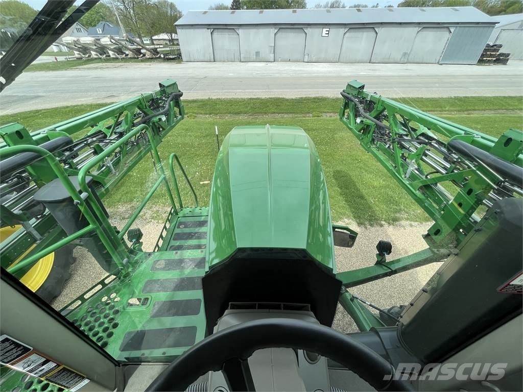 John Deere 412R 견인형 분무기