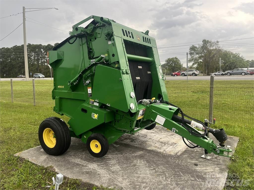 John Deere 450E 원형 곤포기