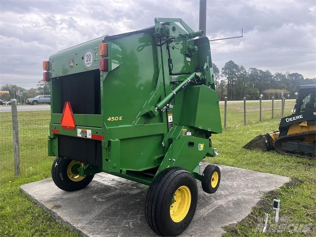 John Deere 450E 원형 곤포기