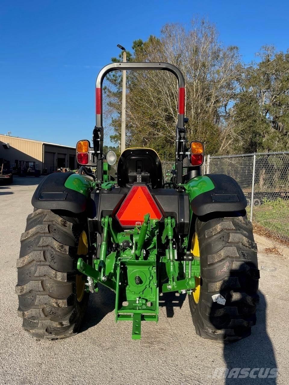 John Deere 5045E 트랙터