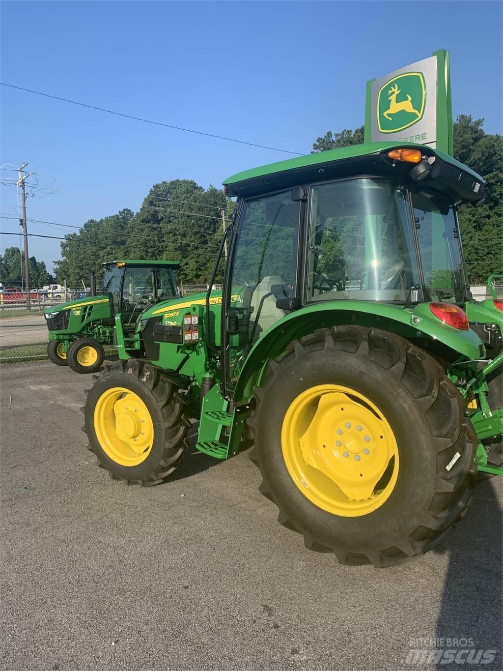 John Deere 5067 트랙터