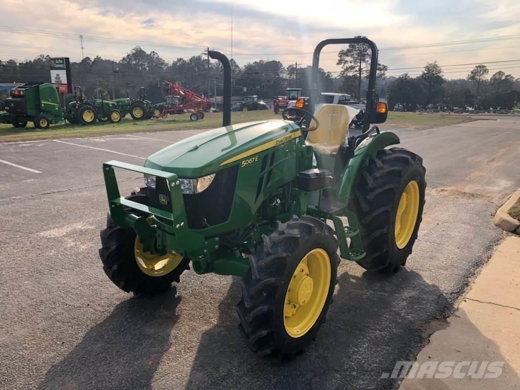 John Deere 5067E 트랙터