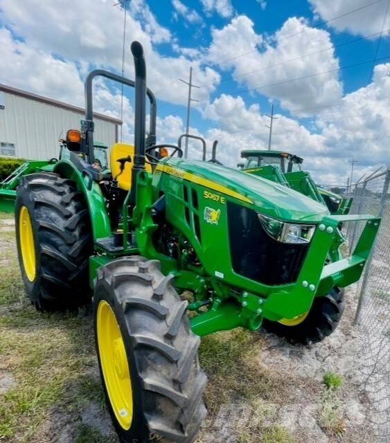 John Deere 5067E 트랙터