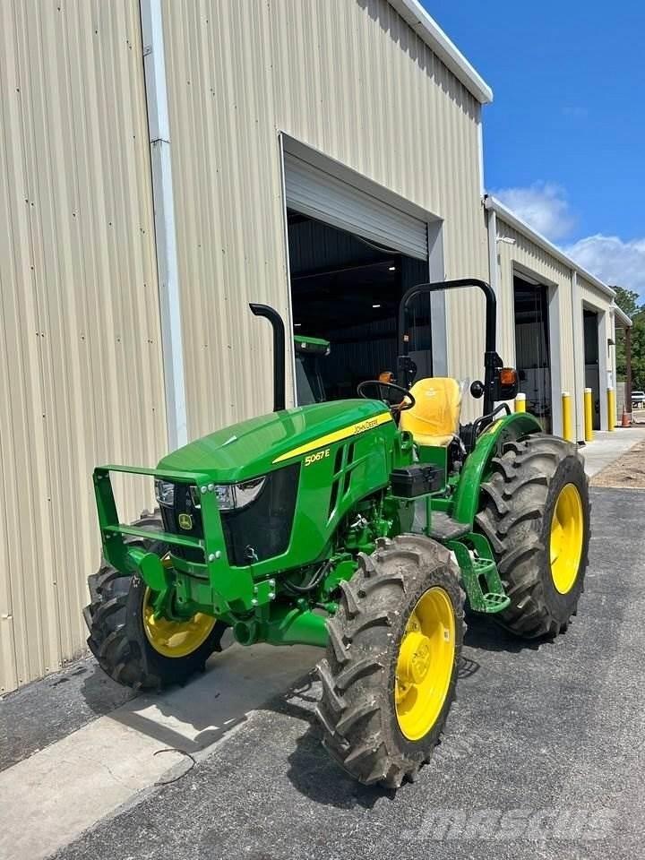 John Deere 5067E 트랙터