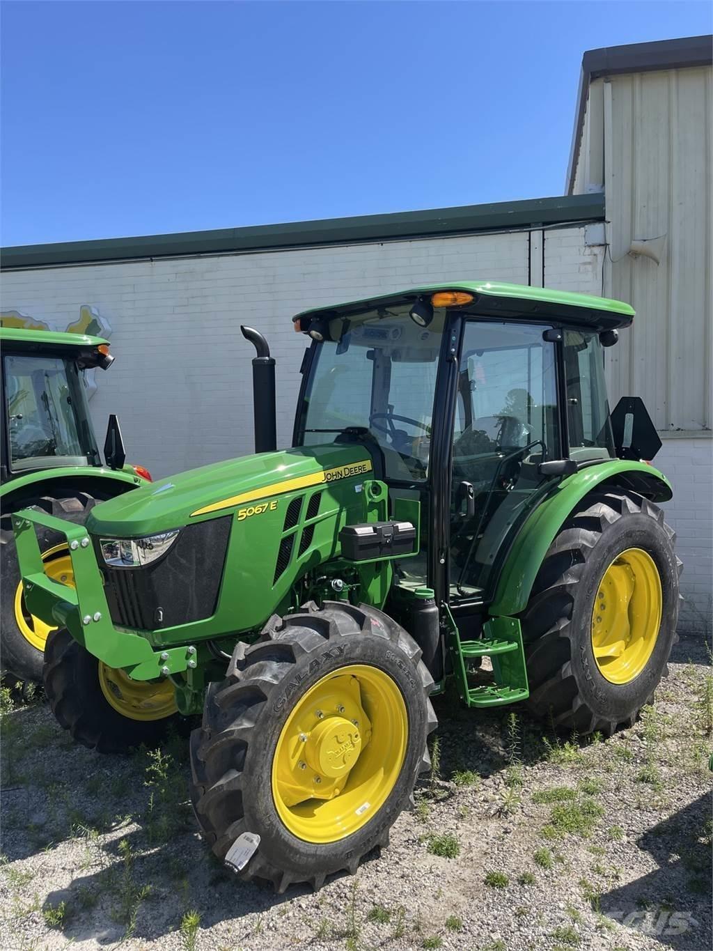 John Deere 5067E 트랙터