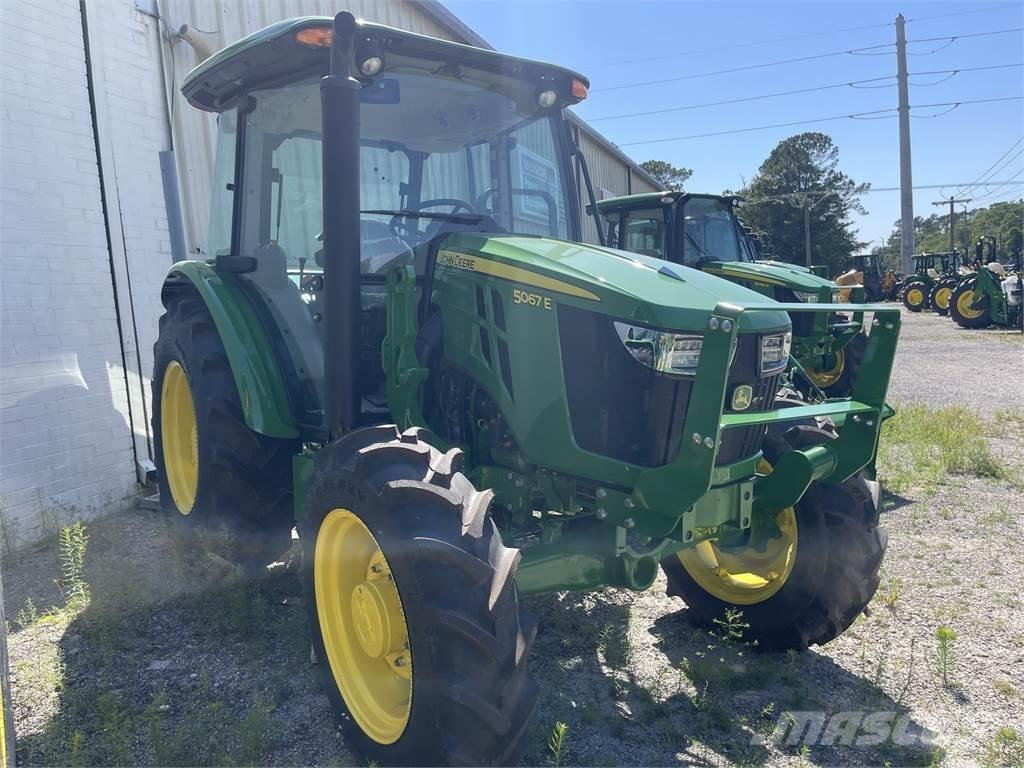 John Deere 5067E 트랙터