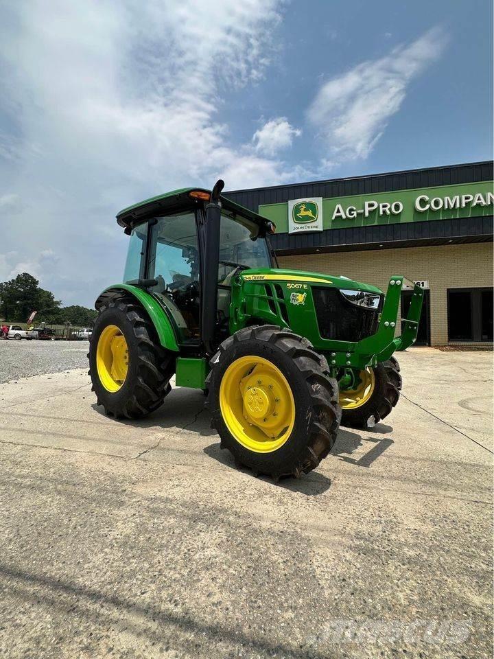 John Deere 5067E 트랙터