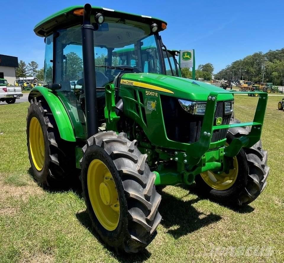 John Deere 5067E 트랙터