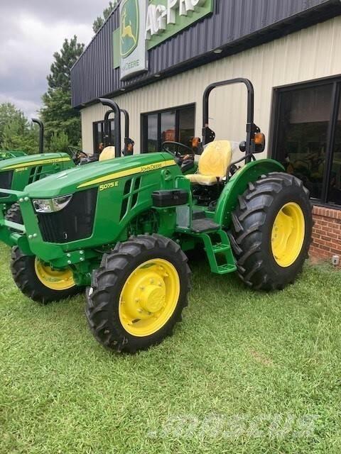 John Deere 5075E 트랙터