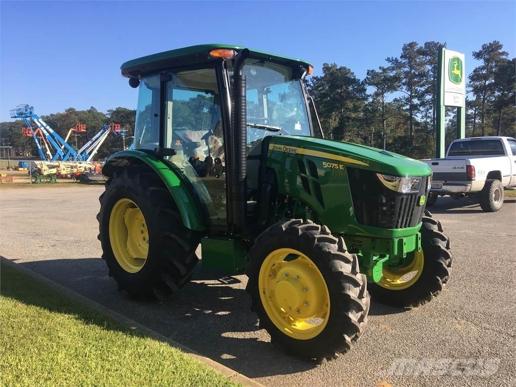 John Deere 5075E 트랙터